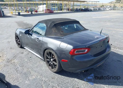 2017 Fiat 124 Spider Classica z USA, uszkodzony, nr VIN JC1NFAEK5H0108093